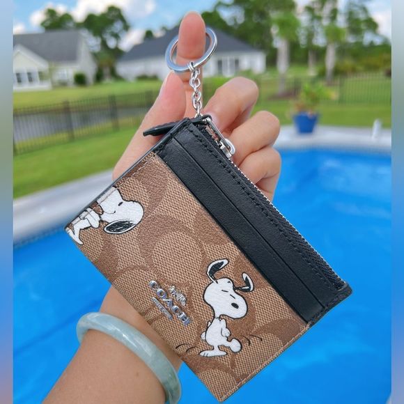 NWT Coach X Peanuts Mini Skinny Id Case In Signature Canvas With Snoopy  Print